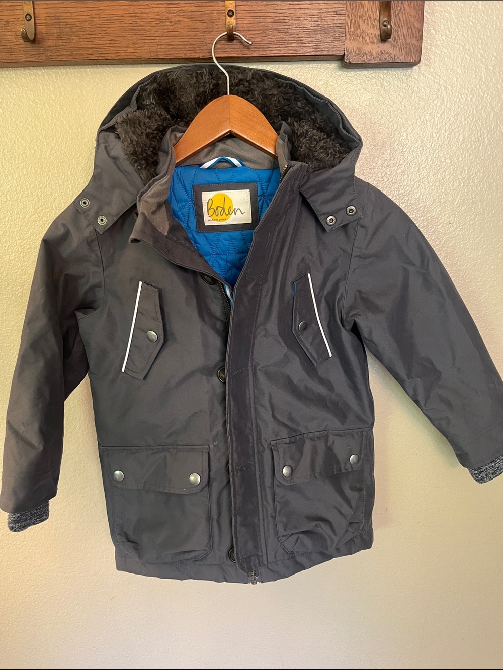 Boden Kids Black Hooded Puffer Coat with Blue Quilted Lining 6-7